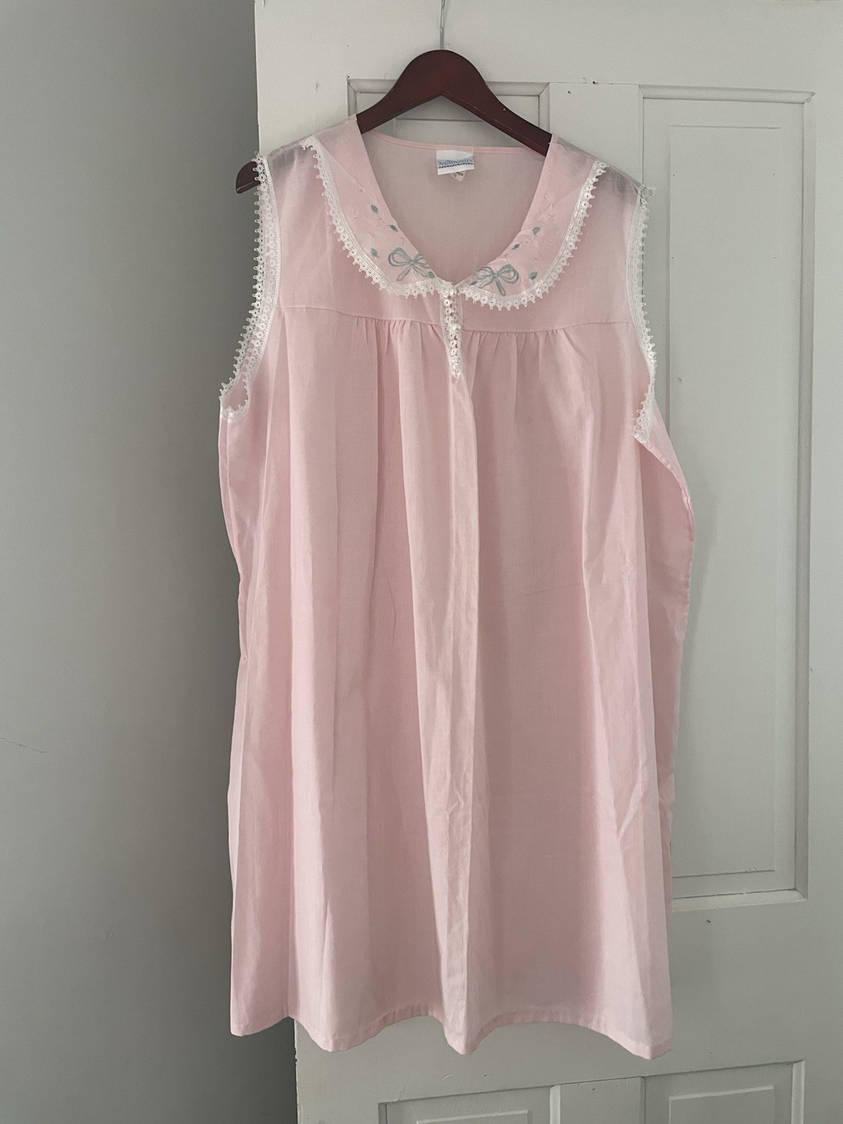 Quiet Moments Vintage Lightweight Summer Nightgown Size 2X Pale Pink Embroidery