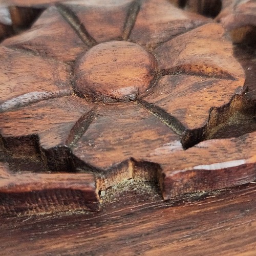 Vtg Solid Wood Trinket Jewelry Box Hand Carved Flower Hinged Lid Red Lined India - Picture 4 of 10
