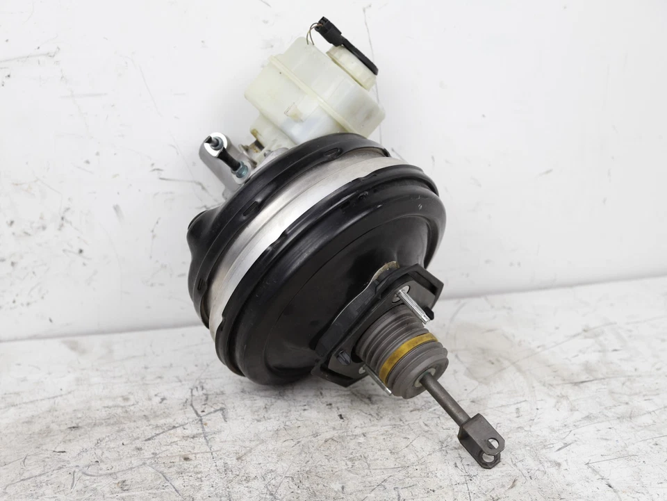 Главный цилиндр резервуар бак тормозной системы BMW F10 535 в сборе от оригинального производителя 6873620 - Изображение 2 из 4