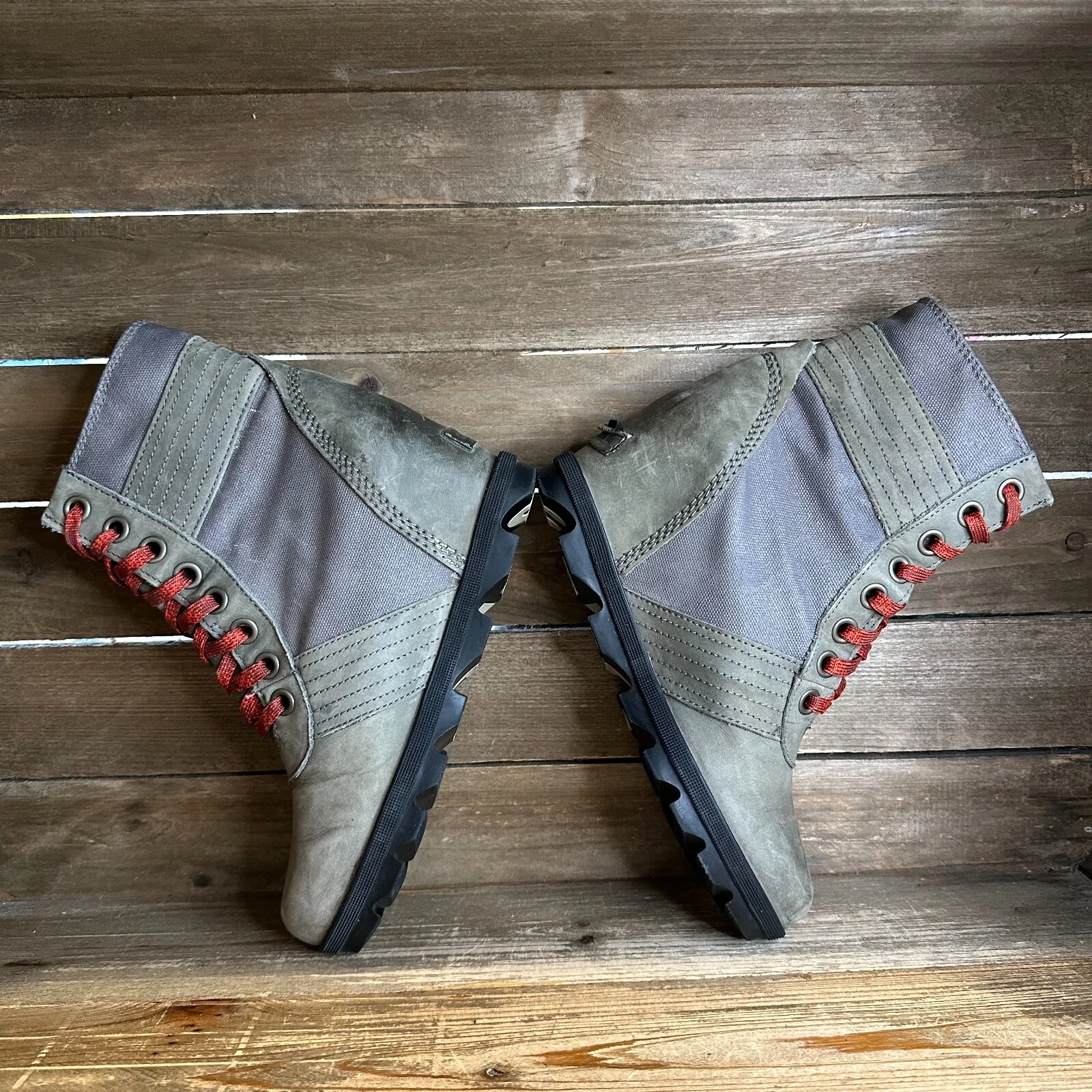 sorel lexie leather lace up wedge ankle guc boots
