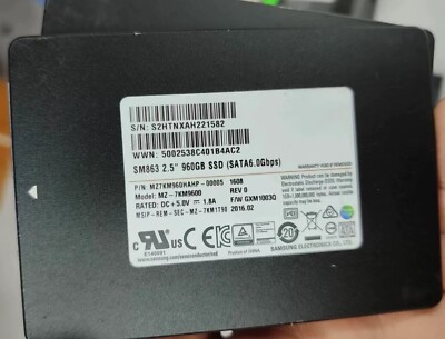 Samsung SM863 960GB SSD MZ-7KM9600 MZ7KM960HAHP-00005 F - Main Image
