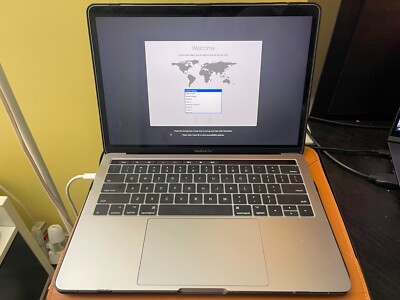 2019 Apple MacBook Pro 13 Inch w/ Touch Bar 8GB Ram 1.4 GHz Intel Core i5  *Read