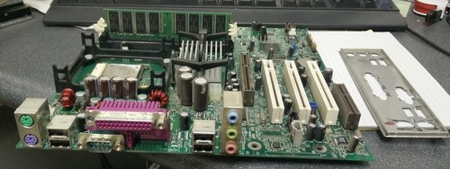 Intel D845HV Socket 478 Motherboard w/1.5GHz SL59V CPU, 256MB Memory & I/O Plate - 第 1/1 張圖片