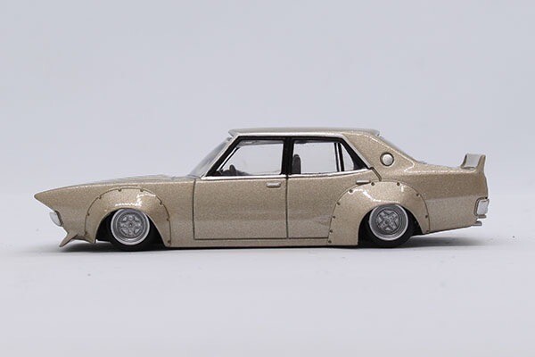 ミニカー LBWK 1/64 KENMARY WORKS COMBAT GREY Nissan Skyline GT-R II KPGC110 LB Kenmeri Works matte grey 1