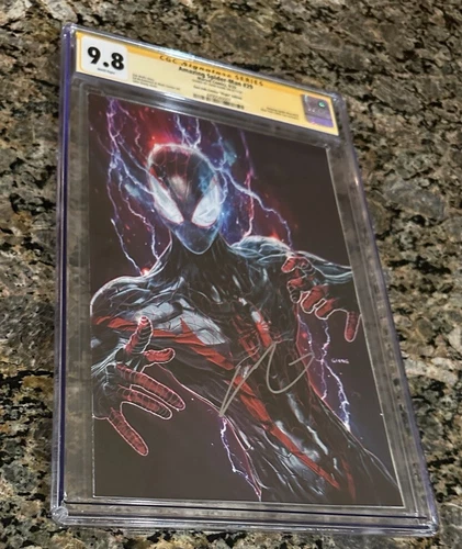 Amazing Spider-Man 29: CGC 9.8 Giang NYCC Virgin Variant - SS John Giang - 2023