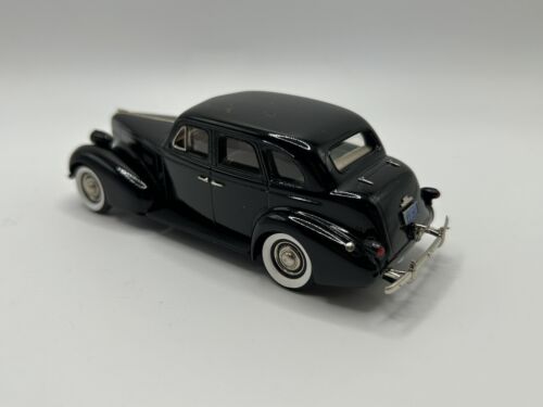 Brooklin PC.07 1939 Pontiac Deluxe Six 4 puertas Touring Sedán - Negro 1/43 135 - Imagen 11 de 17
