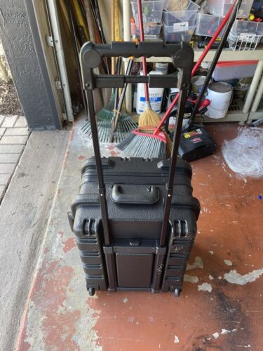 XCElite General Hand Tool Kit(86 Pcs) & Fluke CAT III 600 V Digital Multimeter 2 - Picture 9 of 10