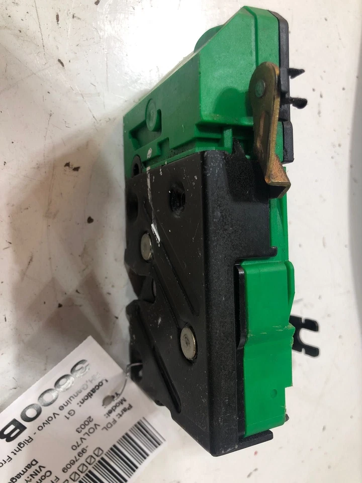 Pestillo puerta delantera derecha VOLVO SERIE 70 03 Foto 2 de 3