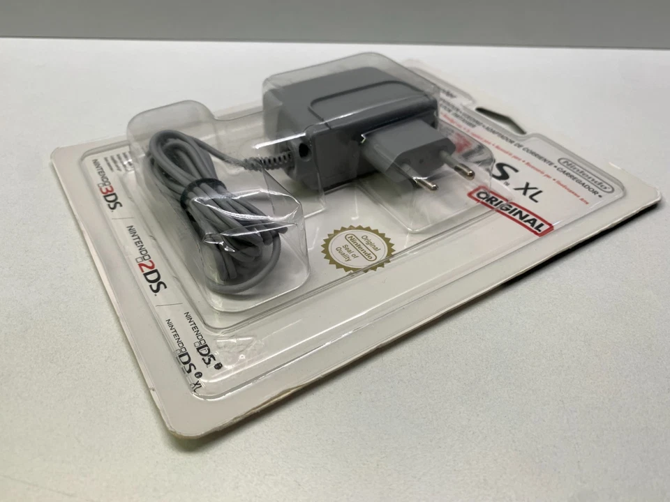 AC ADAPTER ALIMENTATORE NINTENDO 3DS e 2DS OFFICIAL NINTENDO - NUOVO SIGILLATO - Immagine 3 di 4