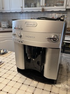 Kaffeemaschine Delonghi Magnifica