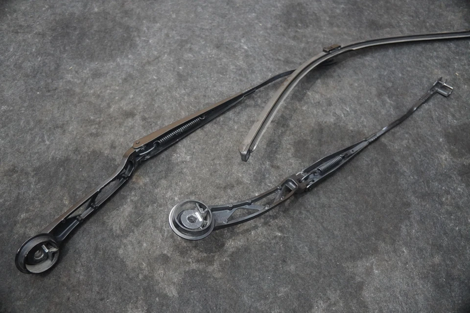 Комплект из 2 передних левых правых рычагов стеклоочистителя ветрового стекла 61617322154 от оригинального производителя BMW i8 2014-20 - Изображение 3 из 4