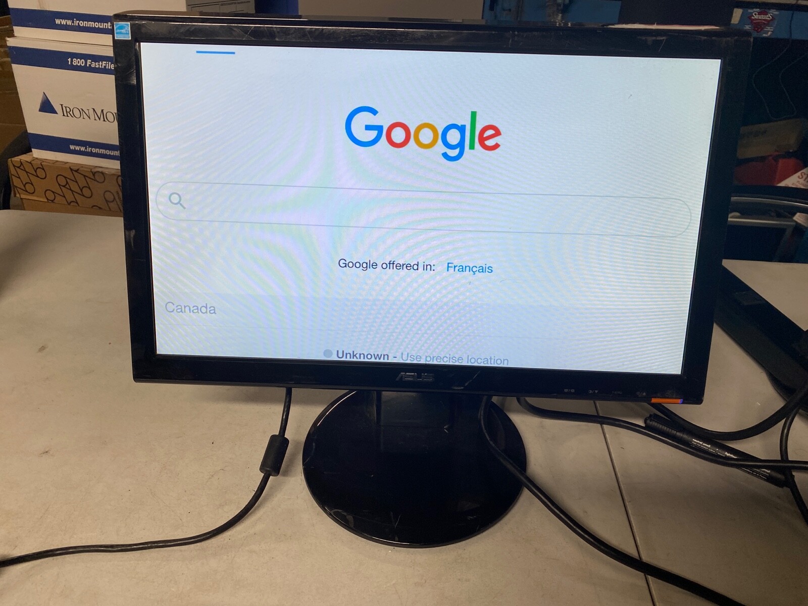 ASUS VH197D 19-inch LED monitor with crisp display-image