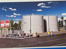 TWIN FUEL STORAGE TANK with BERM - OIL / GAS TANK FARM w/PIPING HO Scale KIT NEW