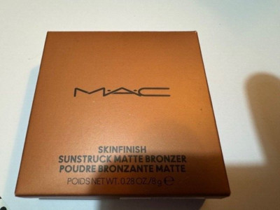 MAC MATTE RICHER GOLDEN SKINFINISH SUNSTRUCK BRONZER (*BITTE HINWEISE BEACHTEN)