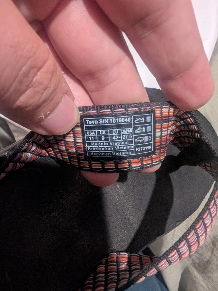 Barely Worn TEVA Flip Flops Sandals Size 9 Multi Color Woven Thongs Voya 1019040 - Image 4 of 4