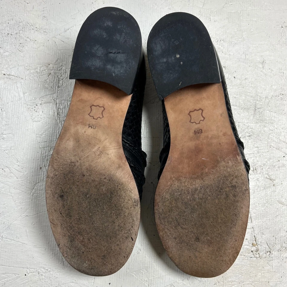 Mocasines Brighton de cuero negro tejido con hebilla de borla para mujer talla 8M Foto 3 de 4