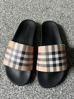 Burberry Unisex Sliders In Beige 7
