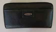 Black Vtg Leather Wallet Featuring a Pebble Texture Central Silver Tone Plaque