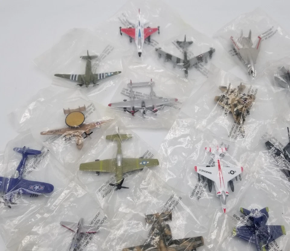 Zee Toys Dyna Flites Mini Military DieCast Planes Lot of 20 Assorted Dead Stock - Image 4 of 4