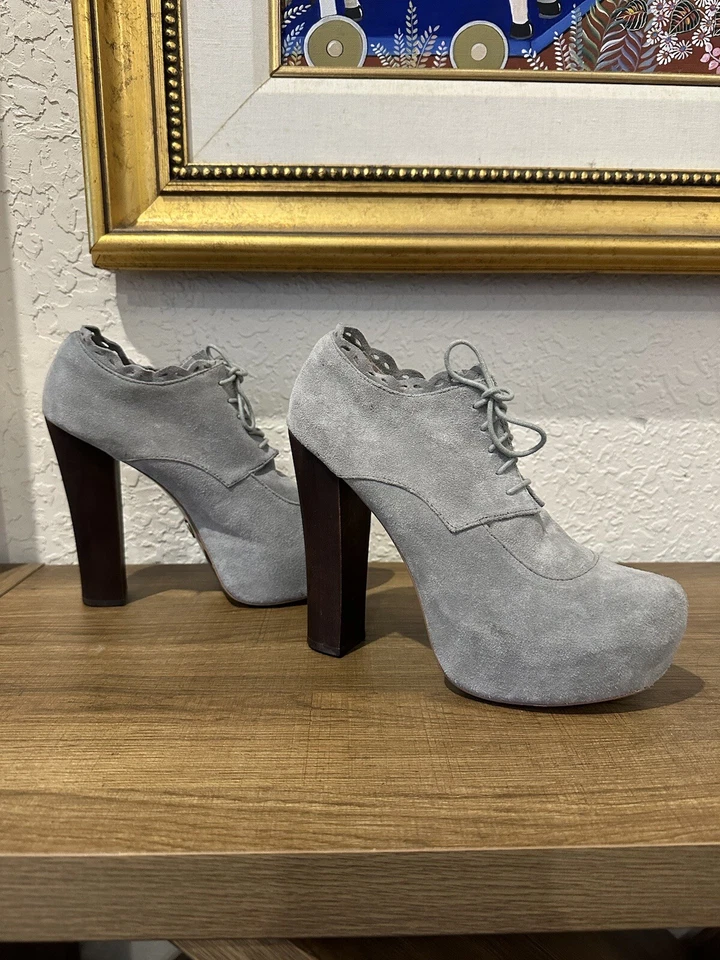 De Colección Betsey Johnson Gris Gamuza Serena Plataforma Talla 8.5 Tacones con Cordones Zapatos Bombas Foto 4 de 4