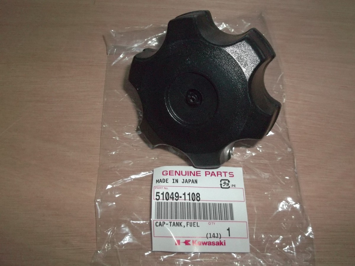 78。 New OEM Gas Cap Kawasaki KX 80 125 250 500 KDX 200 220 KX80