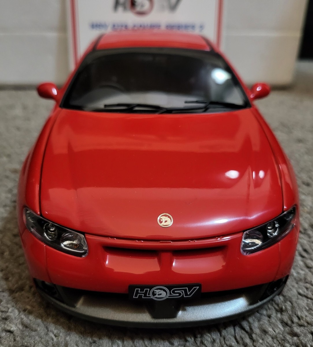 1:18 AUTOART HOLDEN HSV MONARO GTS SERIES 2 COUPE STING RED
