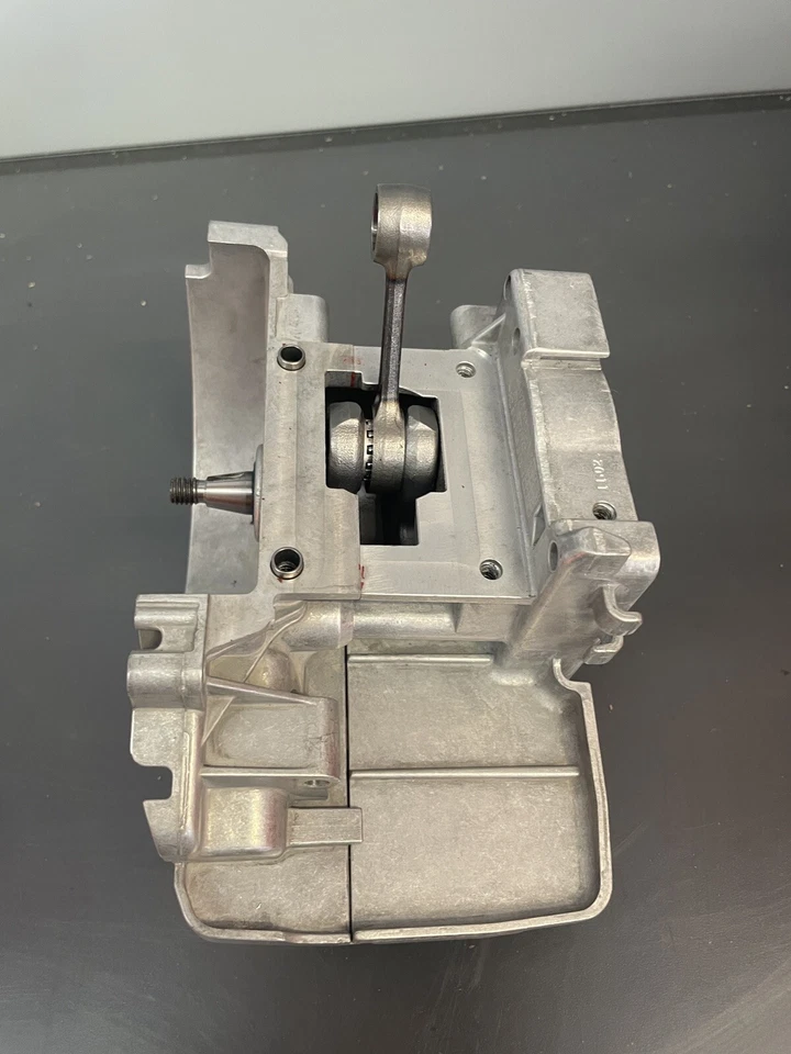 Basamento Carter Motore Completo Decespugliatore Stihl FS 120 R 2mix-FS 120 2mix - Immagine 3 di 4