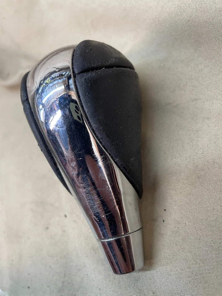 Pomo de cambio Lexus IS250 IS350 RX350 2006-2013 CUERO NEGRO CROMO 33504-0E040-C Foto 4 de 4
