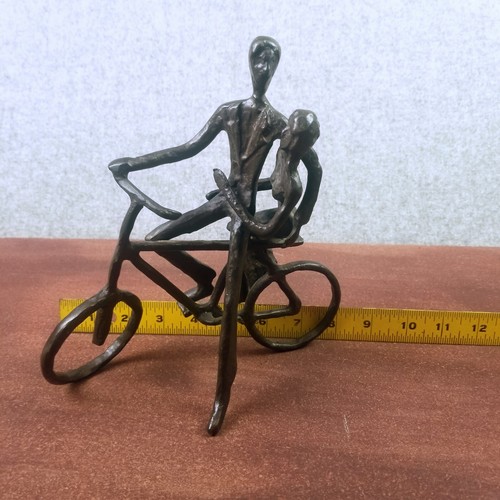 Statua statuina astratta bronzo fuso metallo arte uomo donna in bicicletta 8,5" H usata in ottime condizioni - Foto 8 di 8