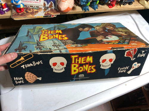 Vintage 1975 / 1976 Mego Them Bones Board Game