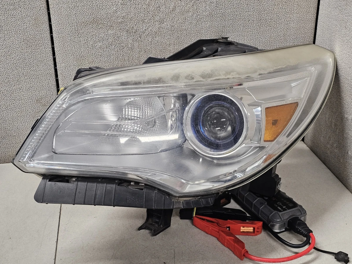 HID/Xenon Headlight Assembly – 2013-2017 Buick Enclave Passenger Right Side – Chrome Housing, DOT/SAE