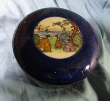 Bonbonnière en  faïence  bleu et or, décor japonisant au centre  ( logo & Japon)