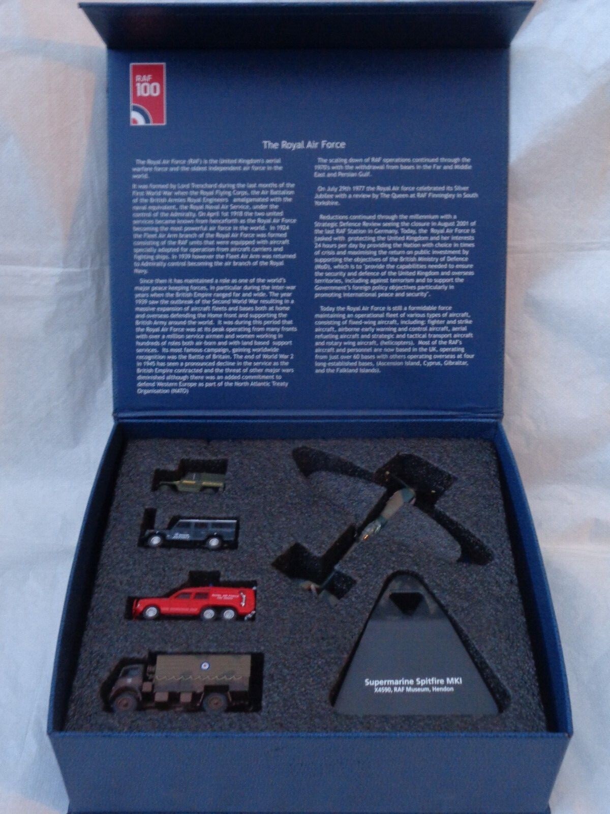 Oxford Diecast 76Set58 1/76 scale R.A.F. Centenary Spitfire Mk.1 & 4 x