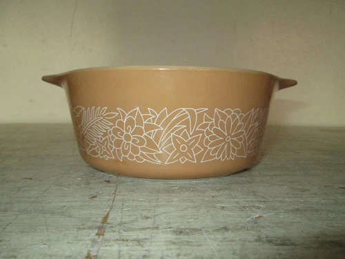Vintage Pyrex Mixing Bowl 472-B, 750ml, Tan Woodland Flower