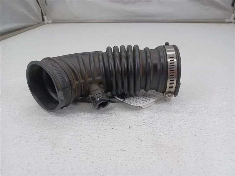 Infiniti G35 2008 tubo de aire derecho/resonador OEM   Foto 2 de 4