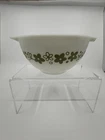 New ListingVintage Spring Blossom Pyrex 441 Cinderella - Crazy Daisy Mixing Bowl 1.5pt