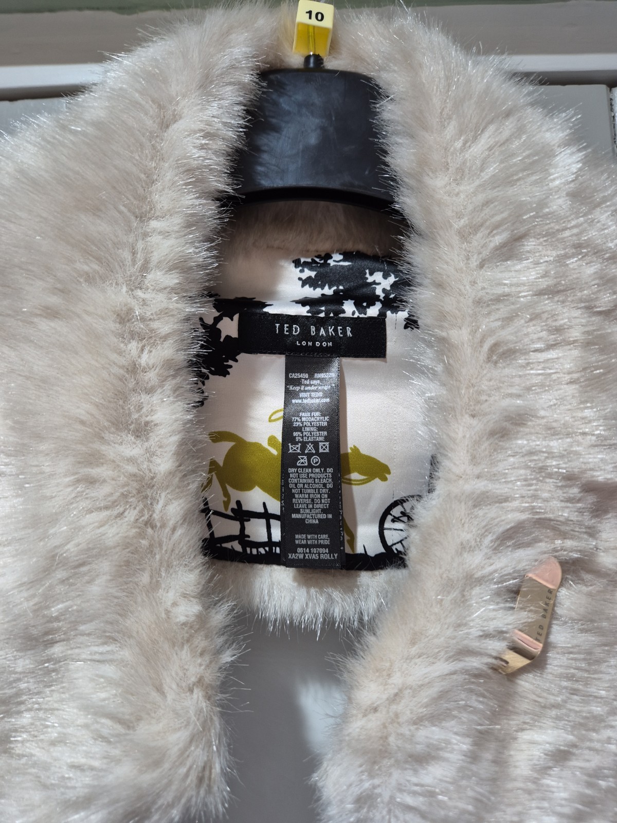 Ladies Ted Baker Cream Faux Fur Collar Scarf Excellent Condition image 4