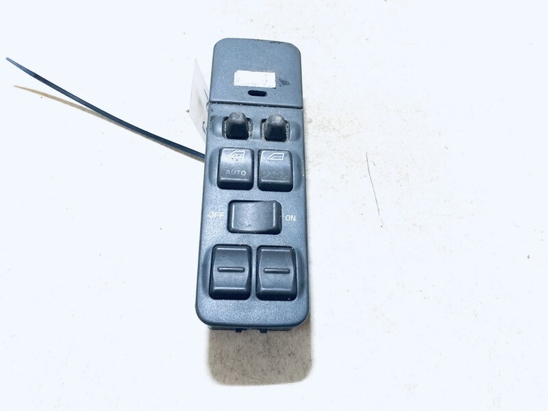 1997 Volvo S40 Power Window Regulator & Switch 939539-67