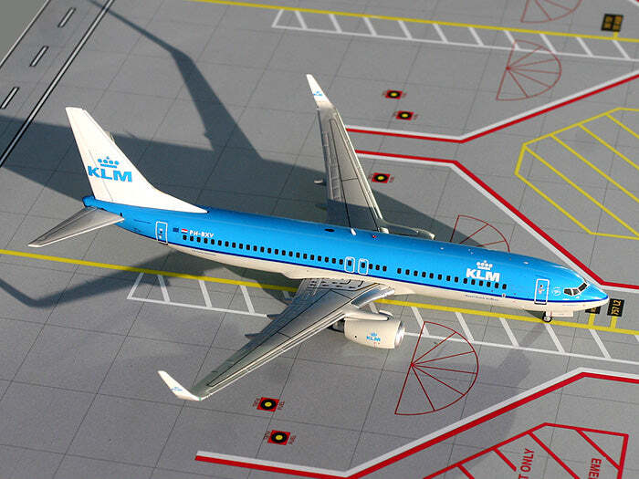 GeminiJets 1 200 Sun Country Airlines Boeing 737-800 N842SY
