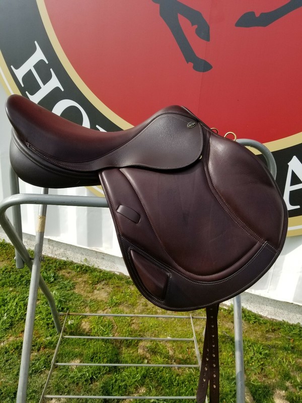 Brown Monoflap Close Contact Jump Saddle, 17 Inch Mark Todd Charisma Wide, NEW