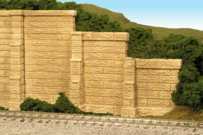 Monroe Models ~ HO Scale ~ Tapered Wing Walls Sand Stone Block (2 Pcs) ~ 166