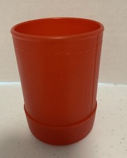VINTAGE MB MILTON BRADLEY YAHTZEE GAME RED DICE SHAKER CUP MADE IN USA PLAY