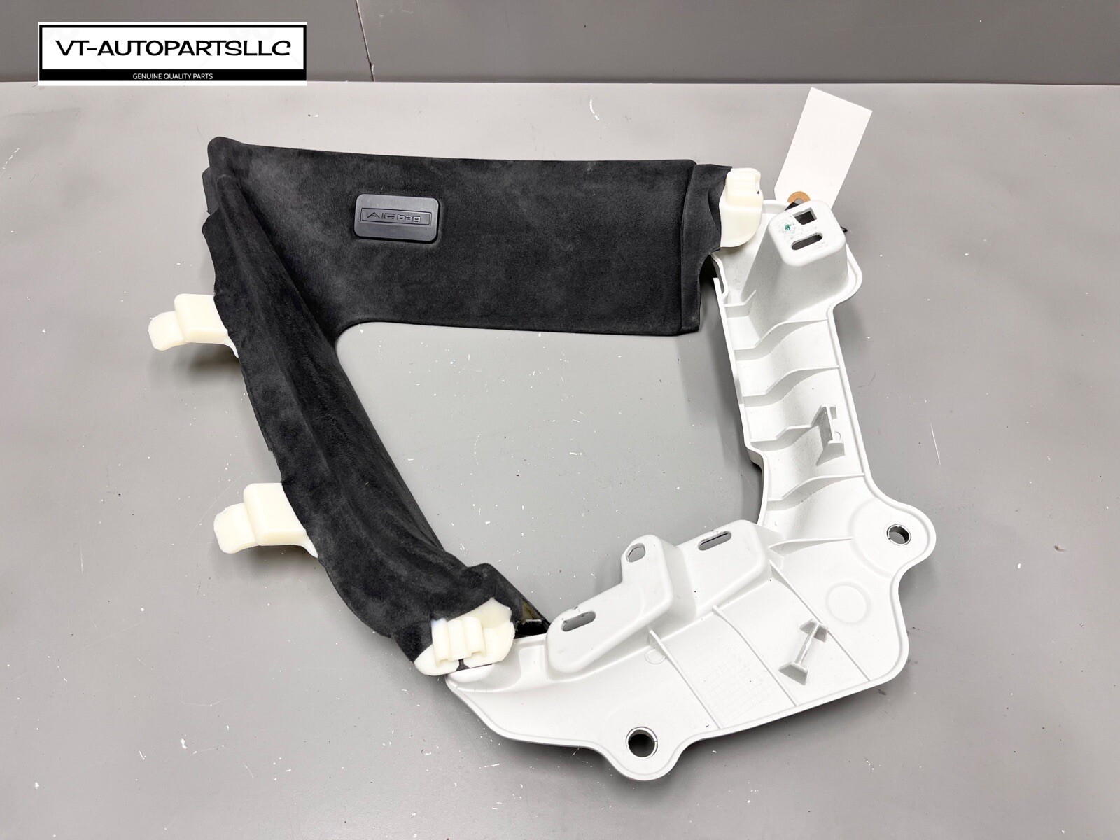 ⭐️2017-2020 MASERATI LEVANTE REAR LEFT SIDE C PILLAR UPPER COVER TRIM PANEL OEM