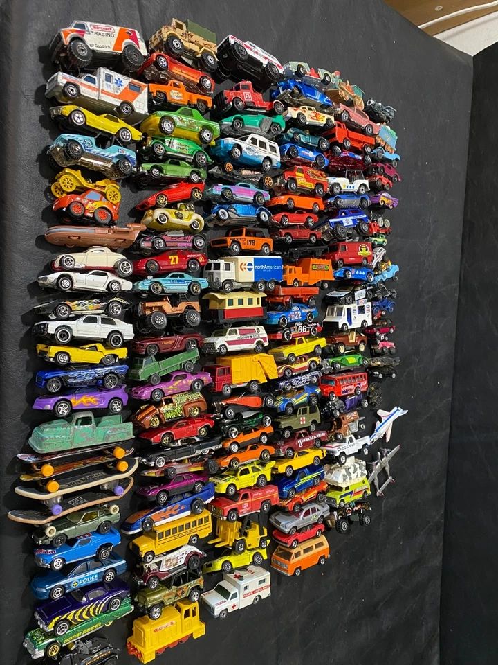 diecast hotwheels matchbox 1:64 coches 130+ lote mixto con algunos micro era mixta Foto 2 de 4