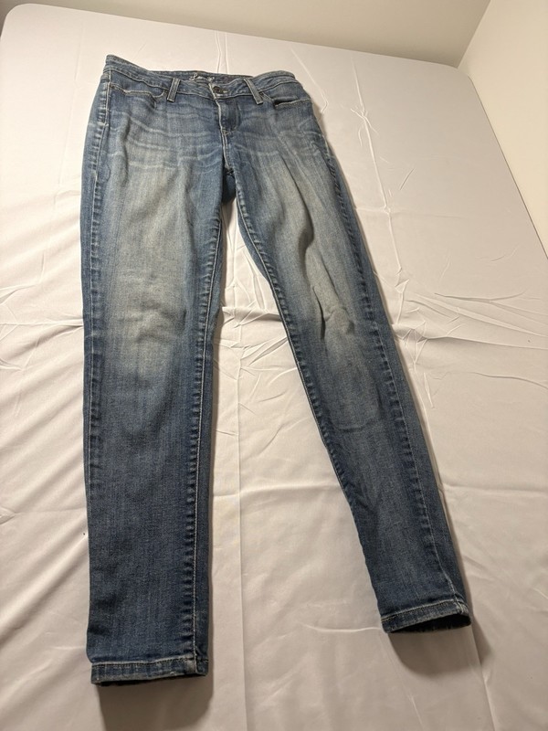 LEVIS 311 SHAPING SKINNY JEANS WOMENS W28 L28 LIGHT WASH STRETCH DENIM