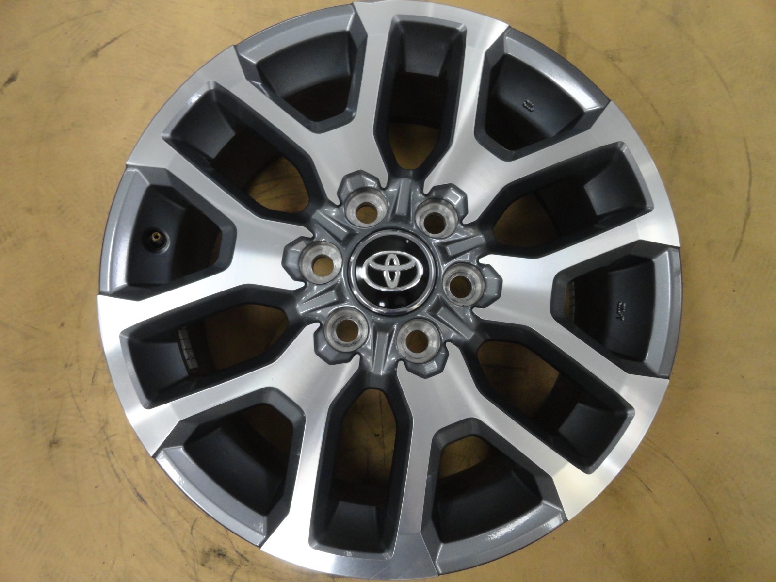 2022-26 20" Toyota Tundra, Sequoia OEM Wheel, Cap, Less Than 250 Miles 75277#1