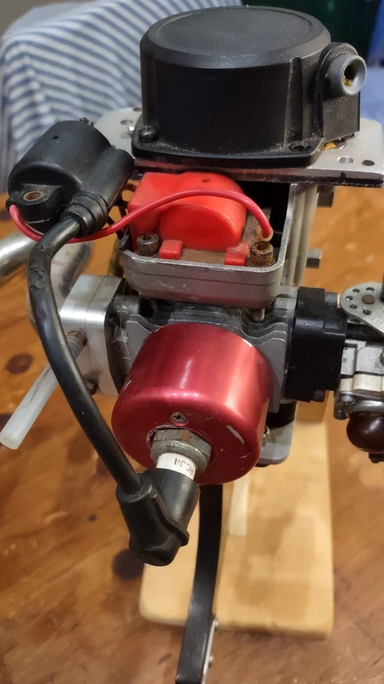 Vintage Außenborder RC Boot Gasmotor Motorteile mit Ständer - Bild 2 von 4