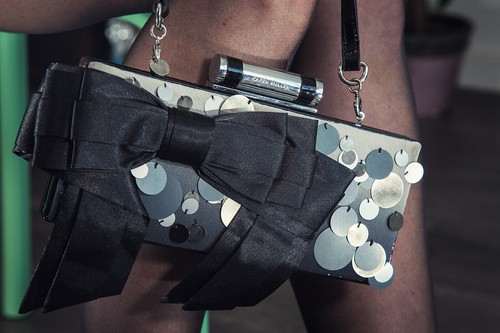 Karen Millen Clutsch, mit schliefe und Dotts schwarz grau silber - Bild 7 von 10