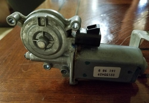 GM AC Delco 1995 Equipment Front Right Power Window Motor 88987650 - Picture 4 of 8