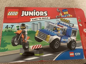 lego juniors police truck chase 10735
